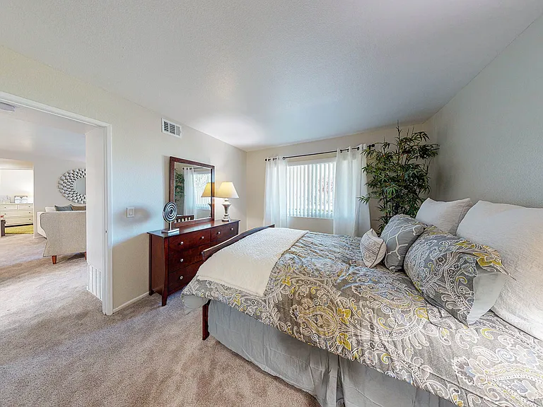 Mountain View Apartments — Photo 16