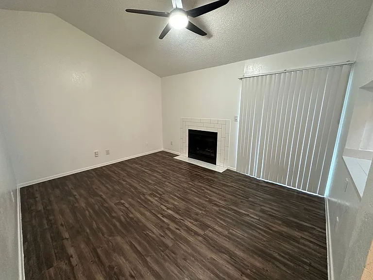 Townhollow Apartments — Photo 23