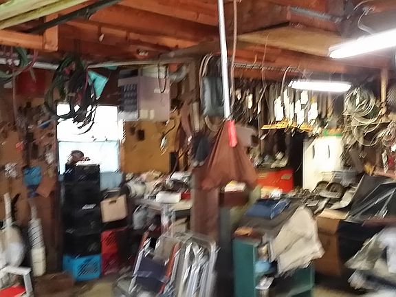 5th image of 3064 Worthington Ave