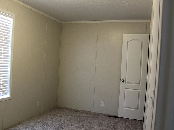 3rd image of 254 Bayberry Ln