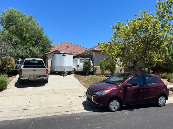2041 Bidwell Bar Dr, Plumas Lake, CA 95961