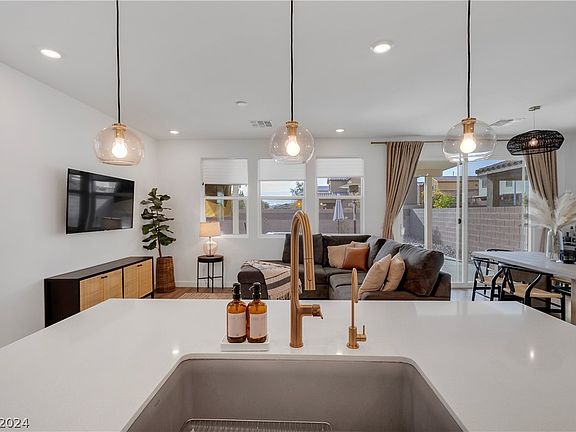3rd image of 7693 Mojave Wind Ave