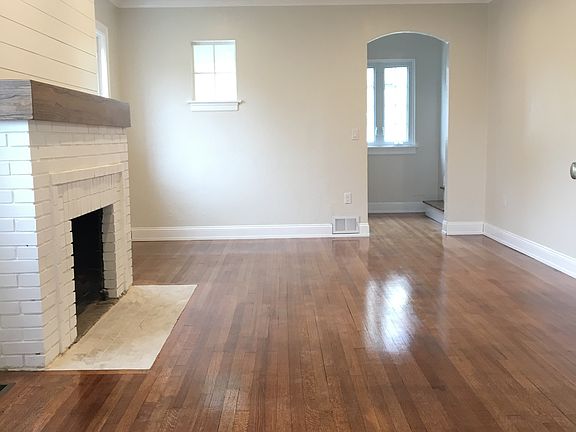 3rd image of 2817 Auburn St