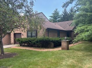 7 Kelly Ct, Lebanon, NJ 08833