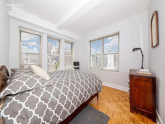 Sold by Sotheby's International Realty | media 7
