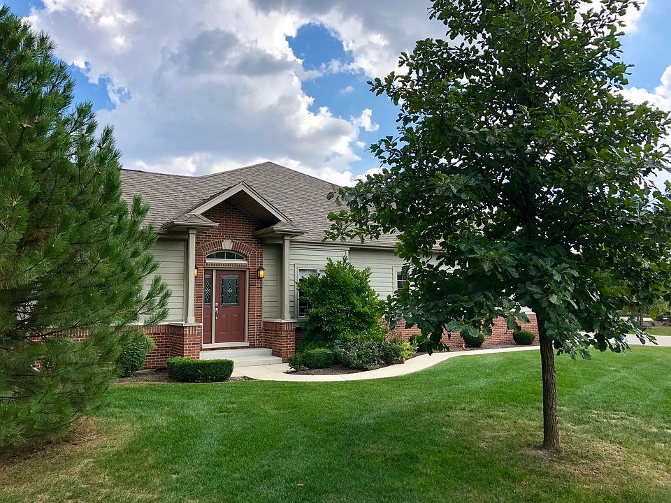 1st image of 736 River Place Dr