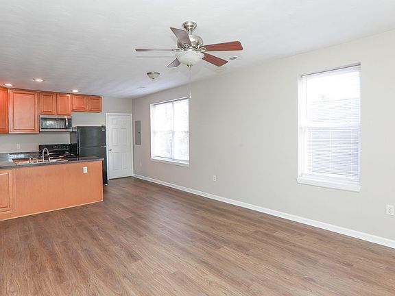 5th image of 1028 W 35th St APT 6