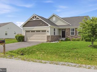 141 Bindweed Ct, Bunker Hill, WV 25413
