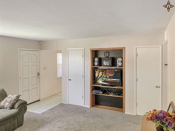 5th image of 1823 N Garfield Ln