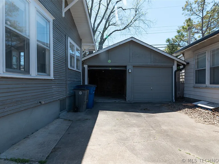 1836 E 16th St — Photo 22