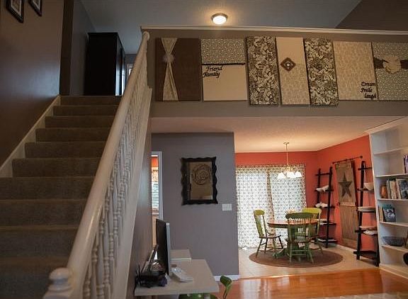 1221 Hawthorne Court, Northfield