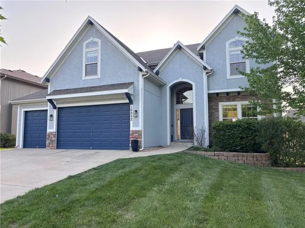 10822 S Appleridge Ln, Olathe, KS 66061