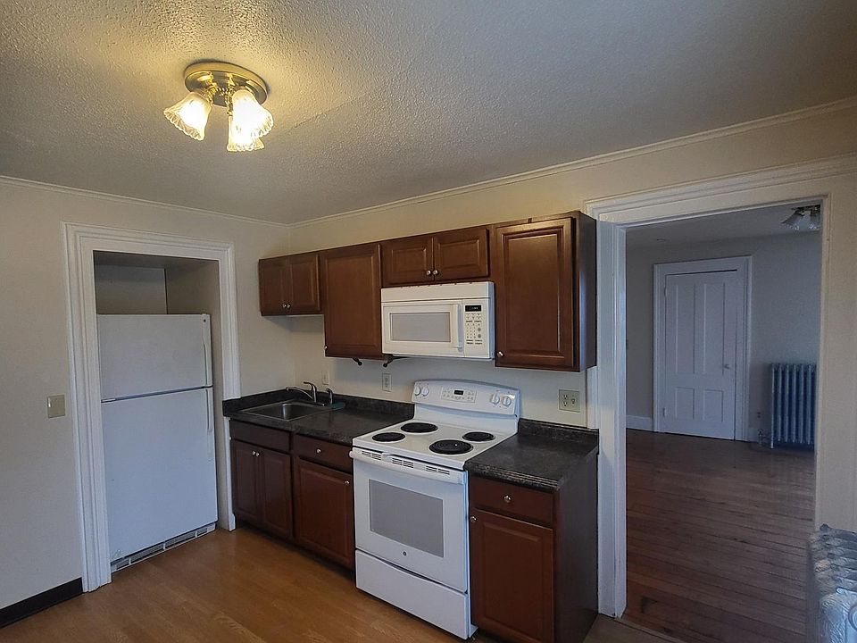 34 W Main St Clinton CT Zillow