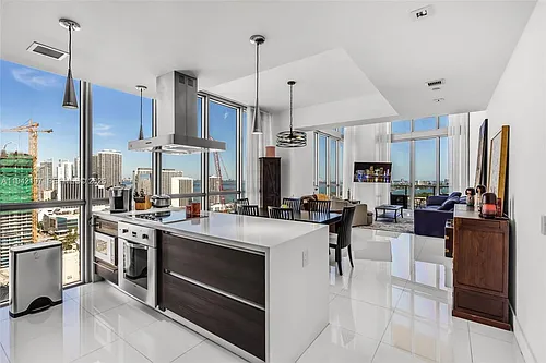 1100 Biscayne Blvd #2907 Photo 1