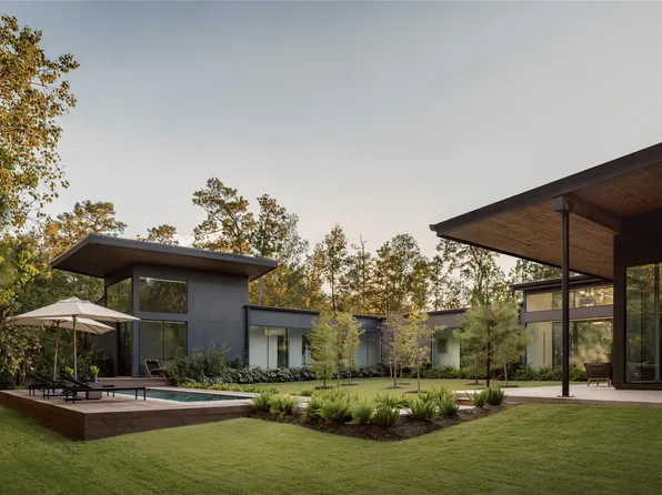 12041 Oak Forest Ln, Conroe, TX 77385