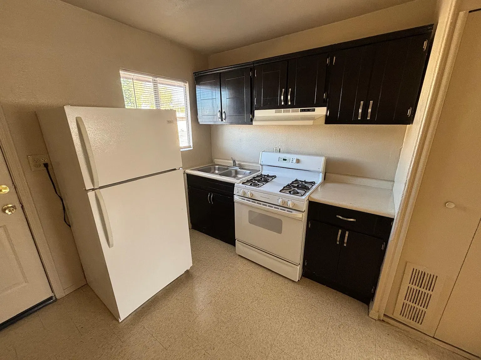 1 bed, 600 sqft, $650 — Photo 3