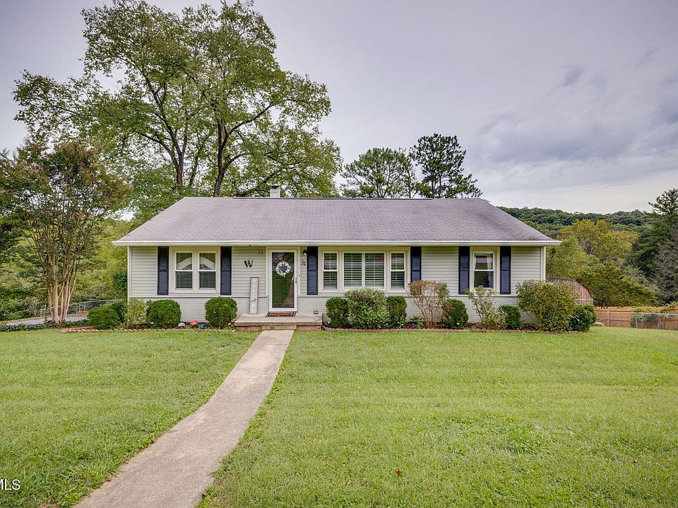 1st image of 34 Crown Cir