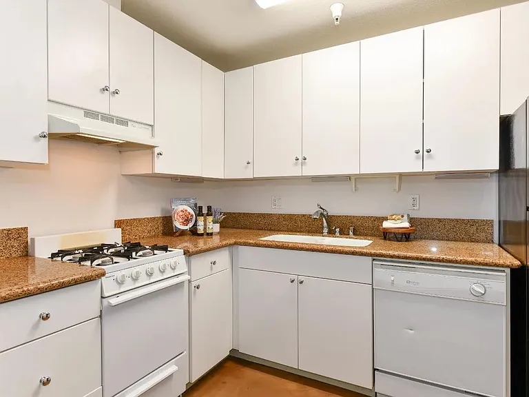 130 Valley Oak Dr #A — Photo 2
