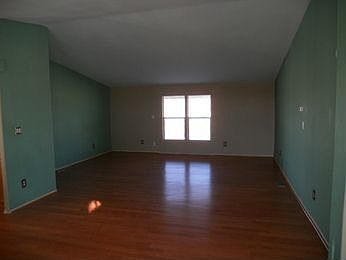 4th image of 38731 W Harrison St