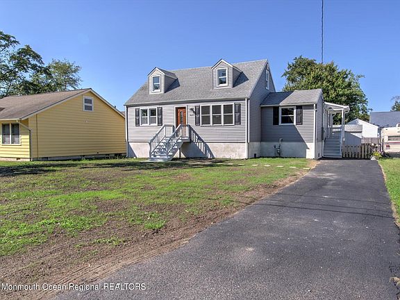 2nd image of 629 E Cape May Ave