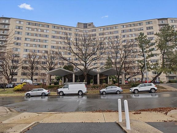 3rd image of 1200 N Nash St APT 852
