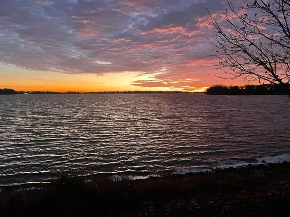 23235 North Shore DRIVE, Kansasville, WI 53139