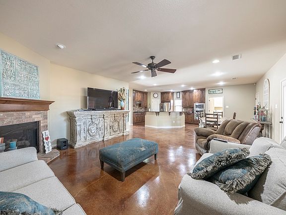 4th image of 5918 Llano Ct