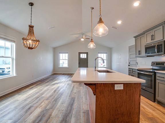kitchen & dining, face the front door.