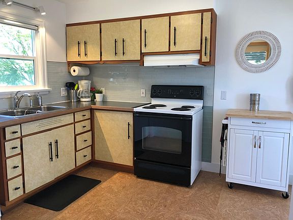 4th image of 529 Franklin St APT 3