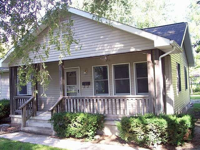 2nd image of 320 W Main St