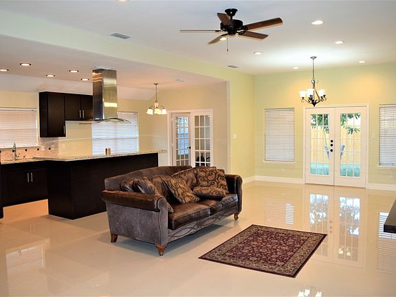 2nd image of 2209 Nicole Dr