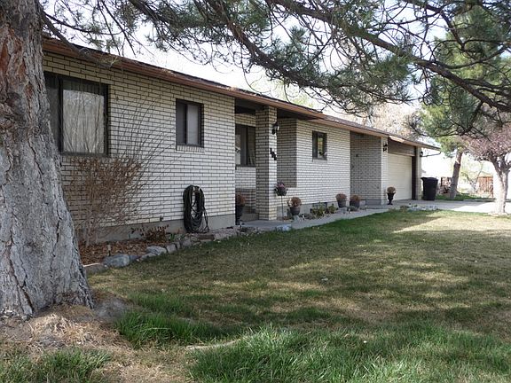 3rd image of 106 Country Club Dr