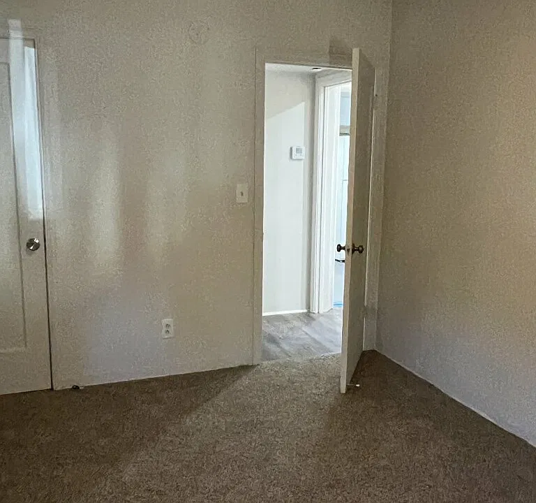 623 W Hedges Ave #1