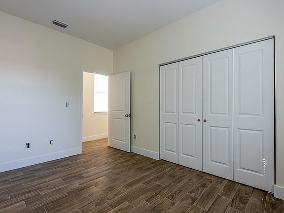 5th image of 639 Washington Ave