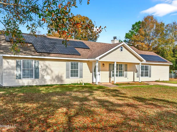 2 Hundley Rd, Carriere, MS 39426