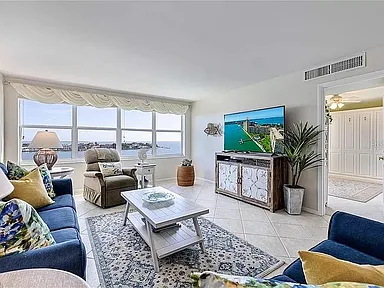 5200 Brittany Dr S APT 805 — exterior photo