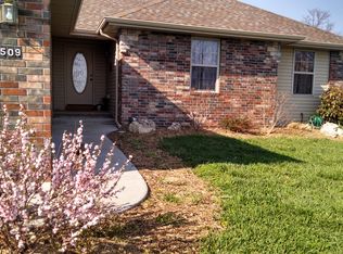 509 Rice St, Clever, MO 65631