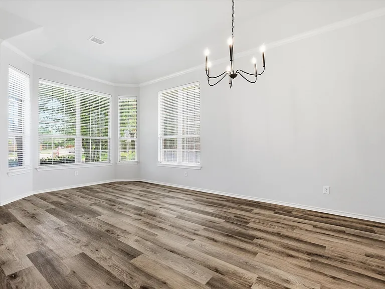 8401 Shakespeare Ln — Photo 7