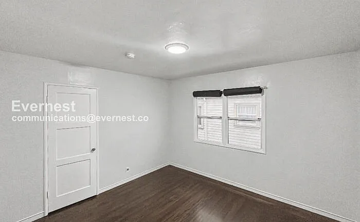 6618 Laird Ave — Photo 10