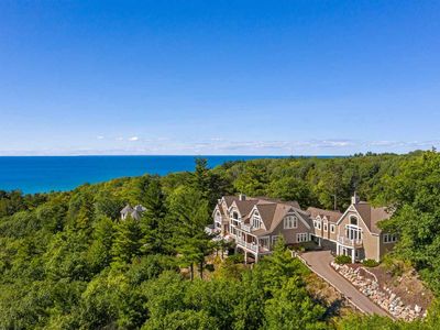 8430 Seven Mile Point Ct, Harbor Springs, MI, 49740