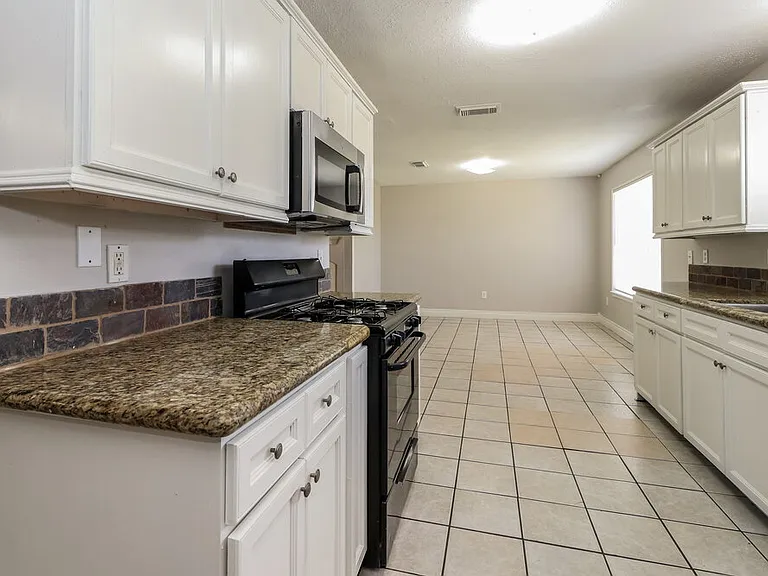 3035 Cinnamon Glen Dr — Photo 10