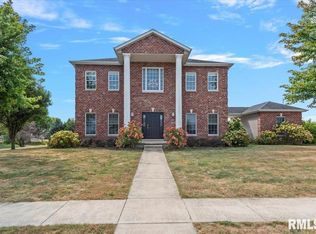 3704 Crystal Spring Dr, Springfield, IL 62711