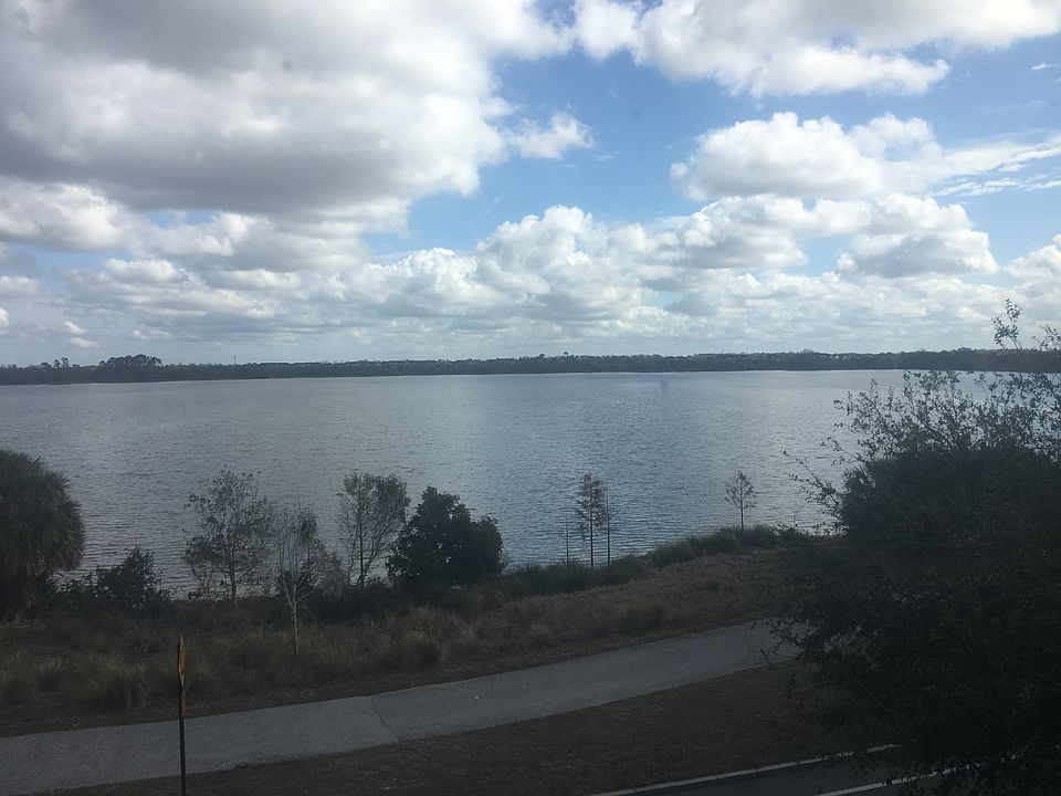 Direct lakefront view