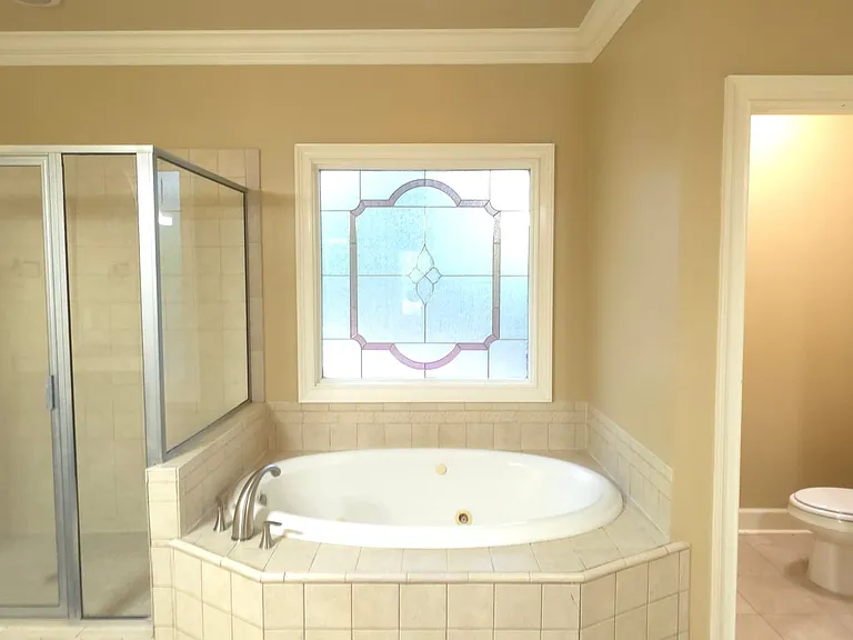 606 Lakeshore Ct — Photo 15
