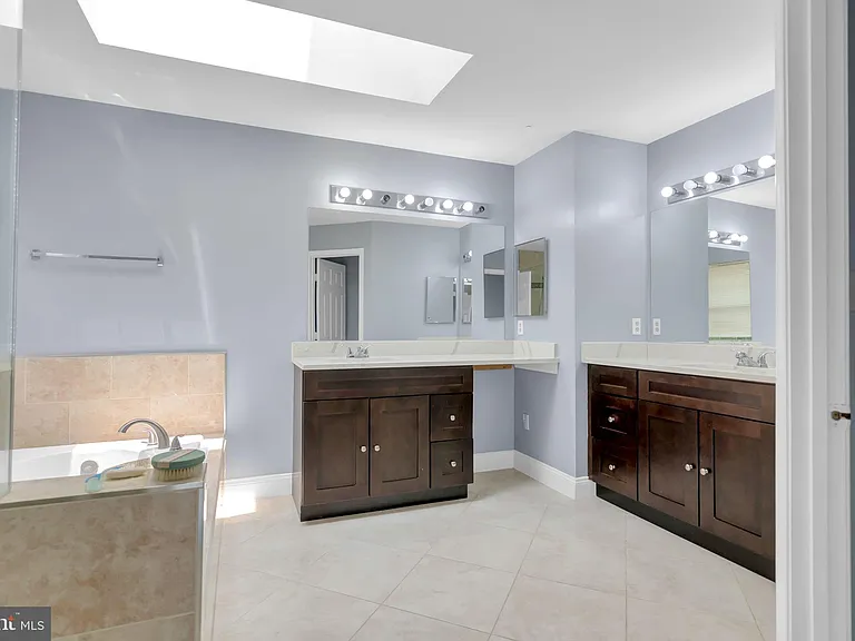 15704 Beau Ridge Dr — Photo 40