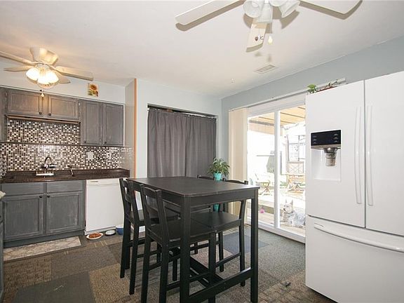5th image of 1640 Gallery Ave