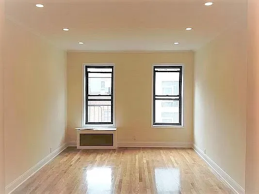 Rented by Bond New York | media 4