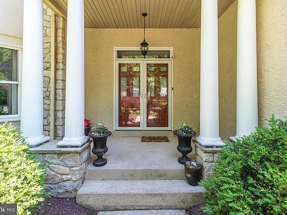 5th image of 100 Grouse Ct