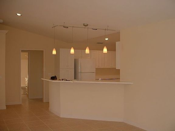 5th image of 1932 SE Dranson Cir