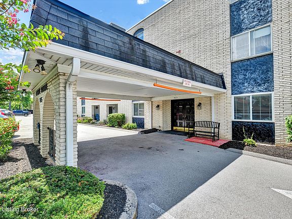 3rd image of 4825 Sherburn Ln Unit 200B
